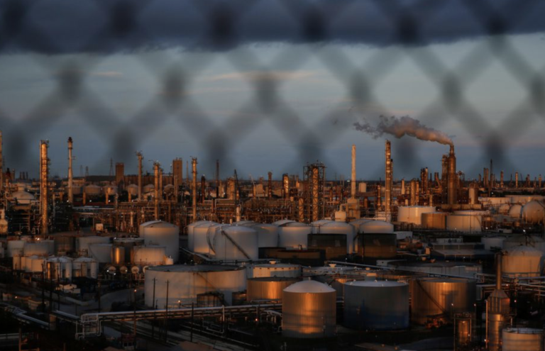 Investors With $39 Trillion Urge Governments to Plan Fossil Fuel Phase Out