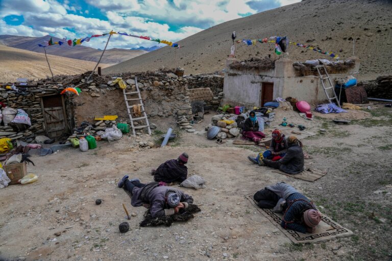 In a Warming Climate, Nomads are Giving up a Way of Life In Kashmir