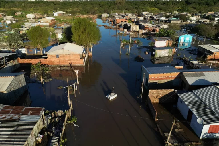 Cyclone leaves 13 dead, thousands displaced in Brazil
