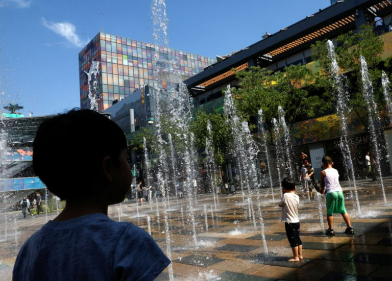 Beijing soars above 41 degrees Celsius, smashes June record