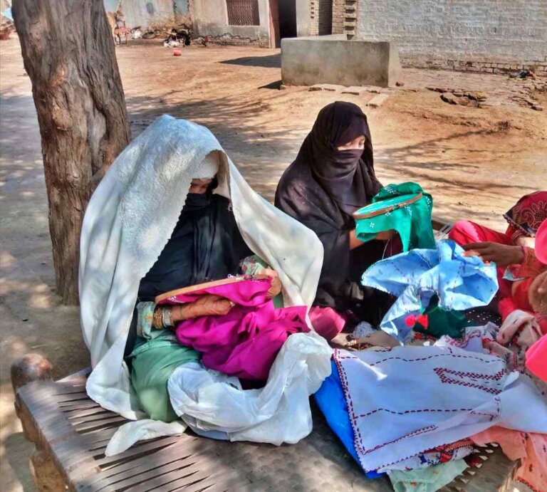 Cash assistance to flood-affected women in Dera Ismail Khan, Khyber Pakhtunkhwa restored their hand embroidery business, allowing them to earn a decent living. Photo credit: Relief International