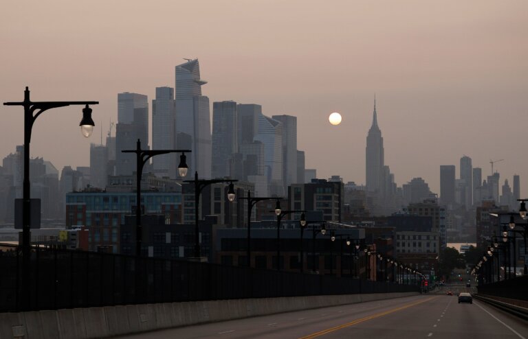 Wildfires in Canada Bringing Hazy Skies Over New York, Other Regions