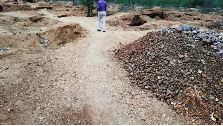 Double tragedy: Zimbabwe farmers affected by illegal mining and climate change