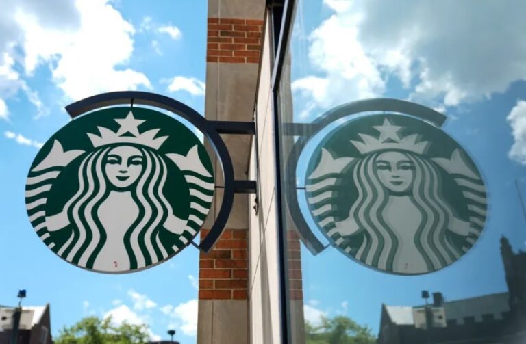 Starbucks won’t charge extra for plant-based milk. Other companies should follow.