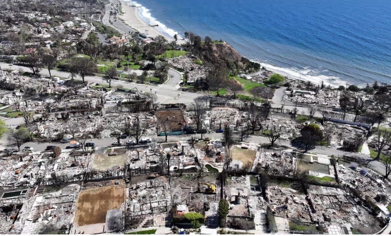 Climate crisis on track to destroy capitalism, warns top insurer