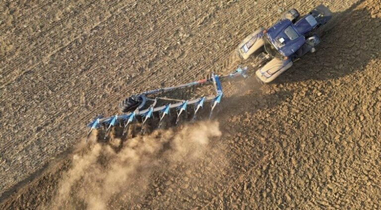 Extreme weather costs EU farmers 28 billion euros a year, EU says