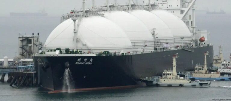 Japan invests big in LNG despite climate-friendly promises