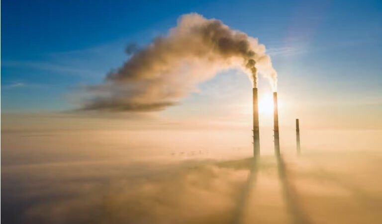 UK banks put £75bn into firms building climate-wrecking ‘carbon bombs’, study finds