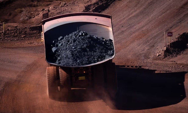 Cost of emissions from five major Australian resource companies more than $900bn, study finds