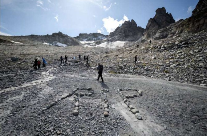 Glacier loss to accelerate, with up to 4,000 disappearing each year by 2050s