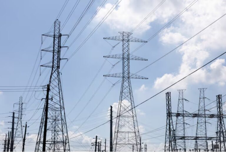 Most businesses expect operations to go electric by 2035, survey finds
