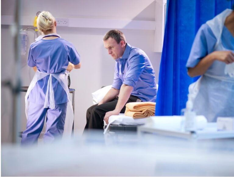 Nurses fainting in ‘inhumane’ conditions due to extreme heat, union warns